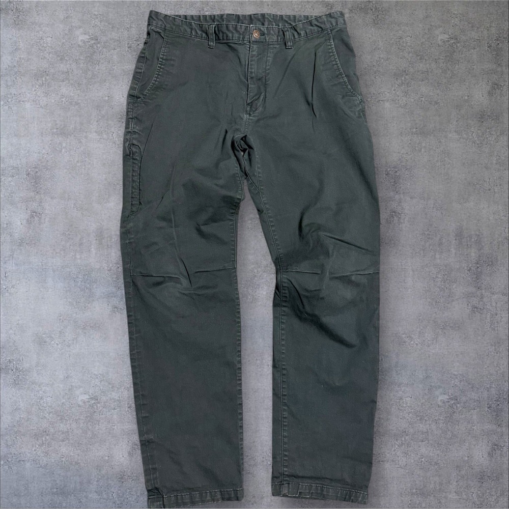 The North Face Men's 5 Pocket Faded Black  Size 35x30 Gorpcore Hiking.